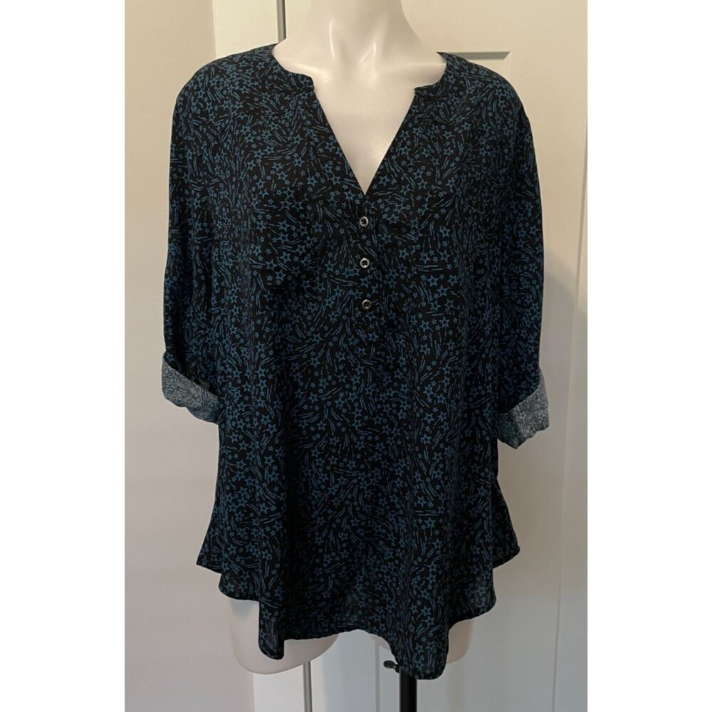 TORRID Womens Harper TOP 3/4 Tab Sleeve BLACK Blue STARS Size 1 (1X 14/16)